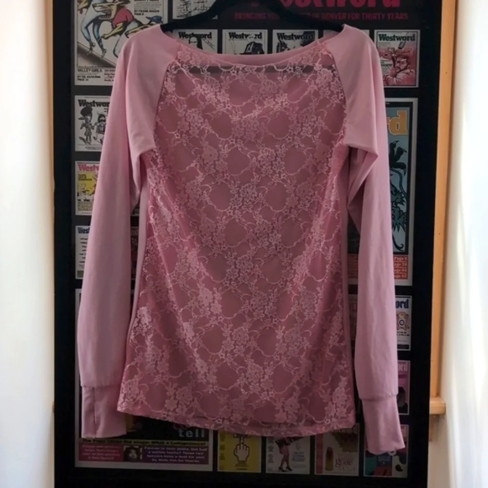 Betsey Johnson - Vintage Pink Graphic Women's Top With Lace Back - Picture 4 of 4